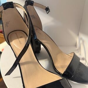 Bandalino Black strappy heels size 9